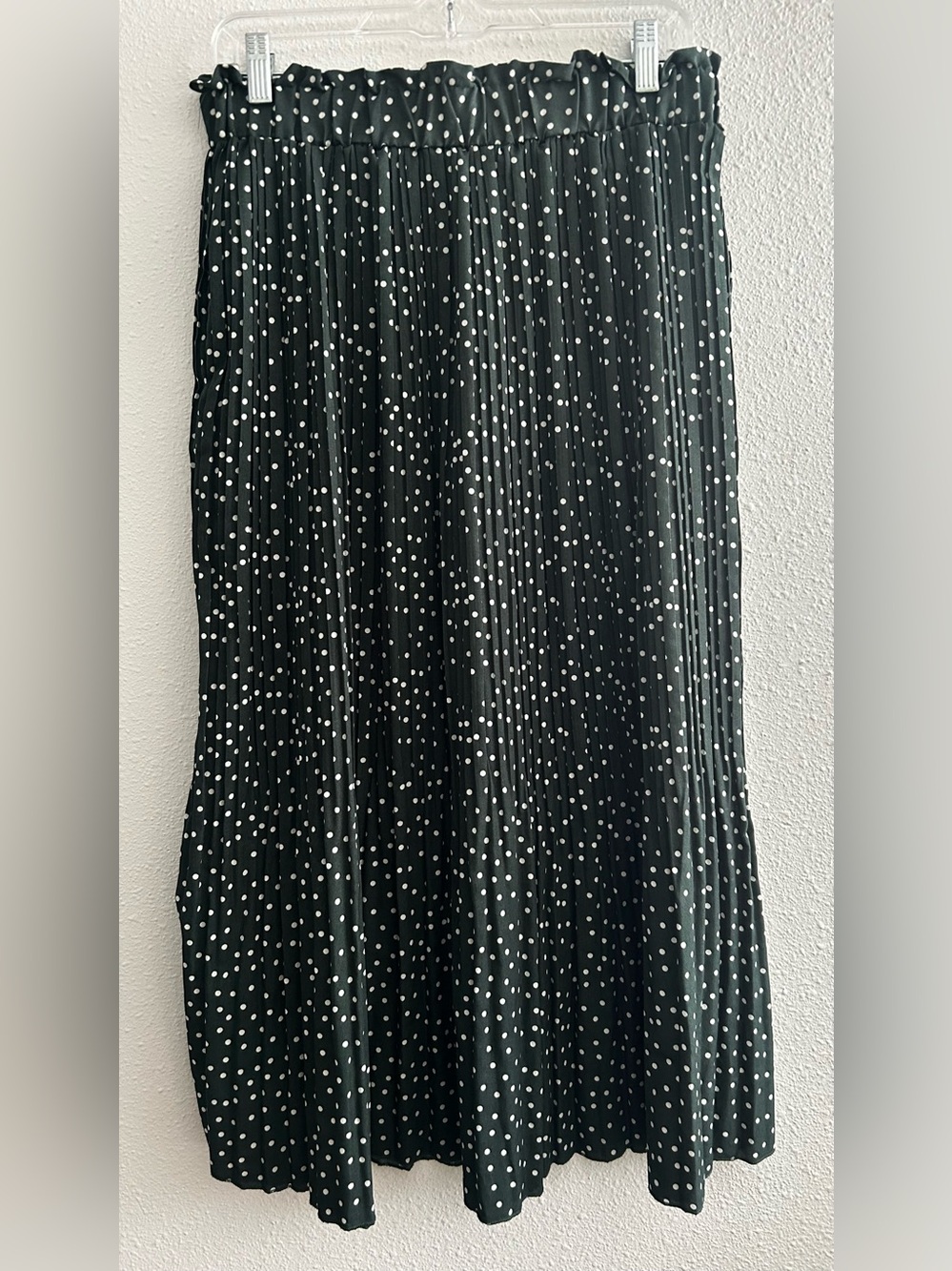 Exlura Green Polka Dot Pleated Midi Skirt